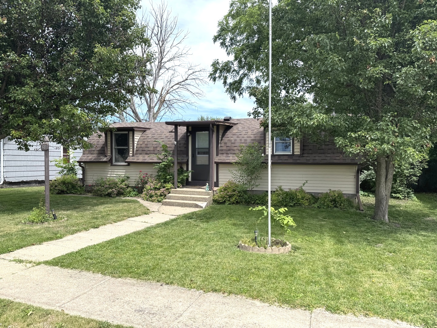 311 S Walnut Street — photo