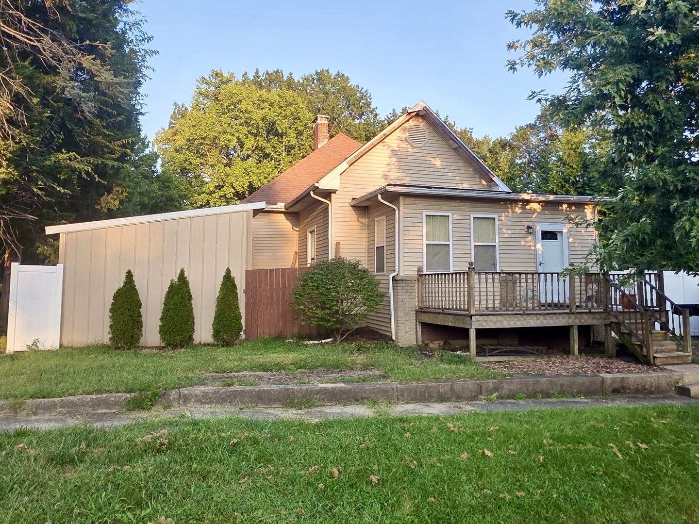 216 S George Street — photo