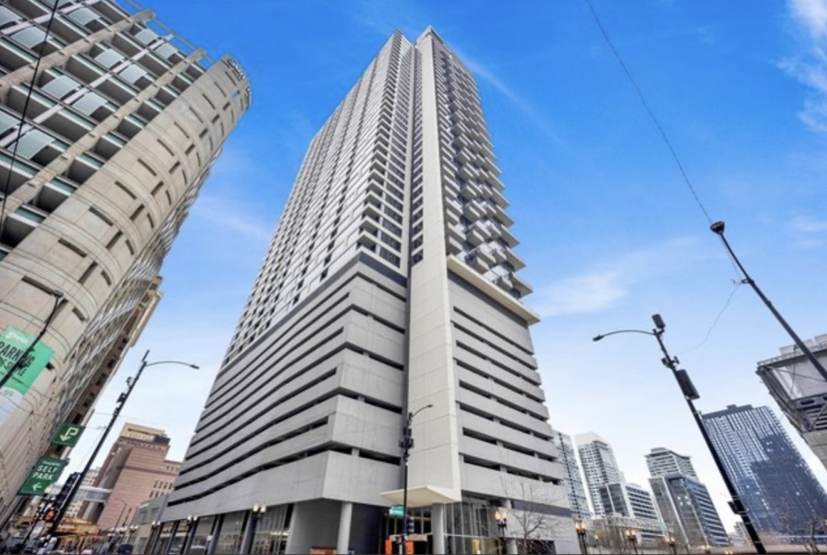 235 W Van Buren Street 2918 — photo