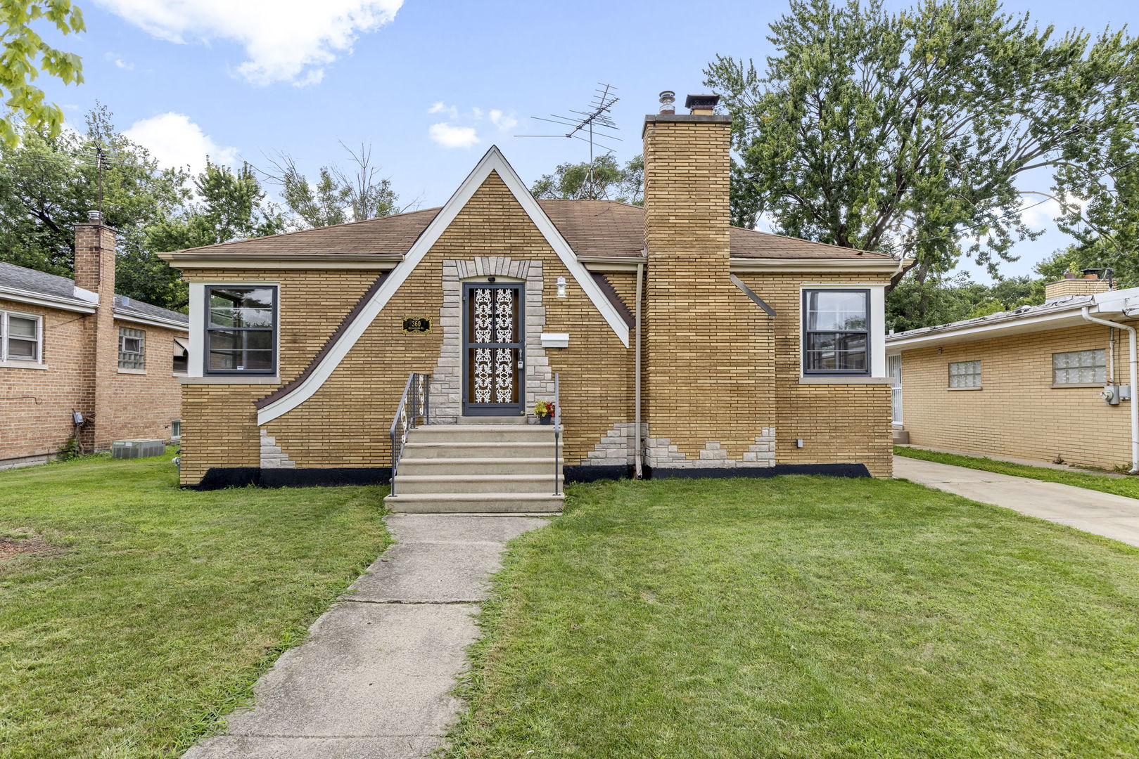 360 Streamside Drive, Harvey, IL 60426 — photo 3
