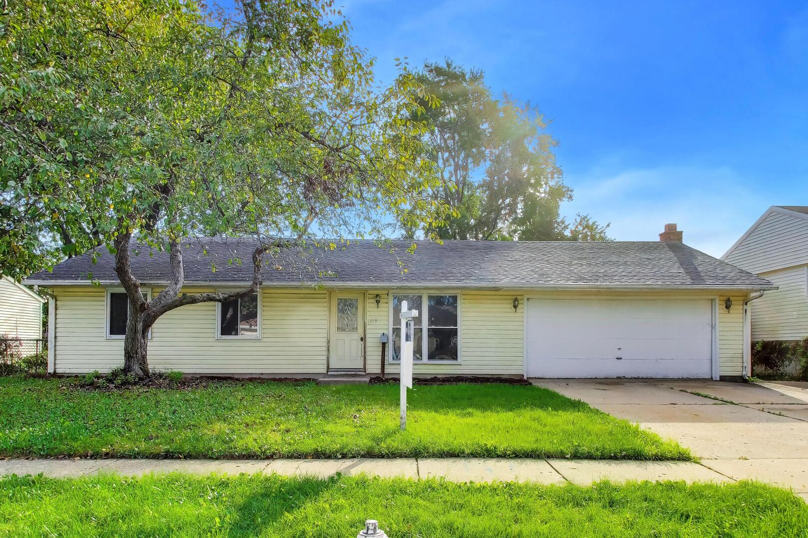 619 Parkside Circle — photo