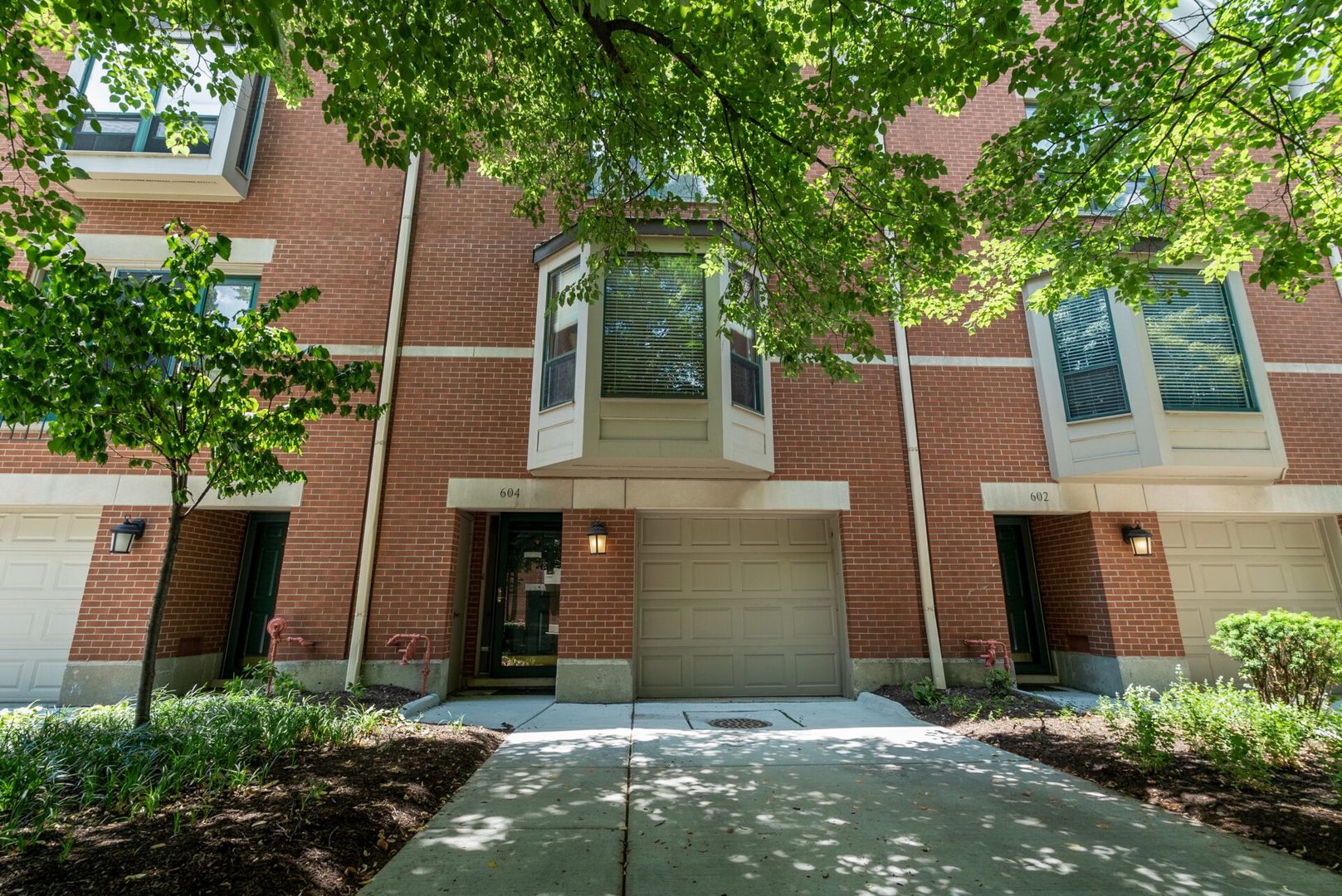 604 S Laflin Street — photo