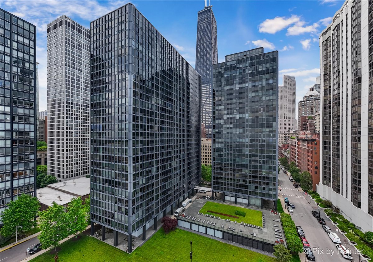900 N Lake Shore Drive 2303 — photo