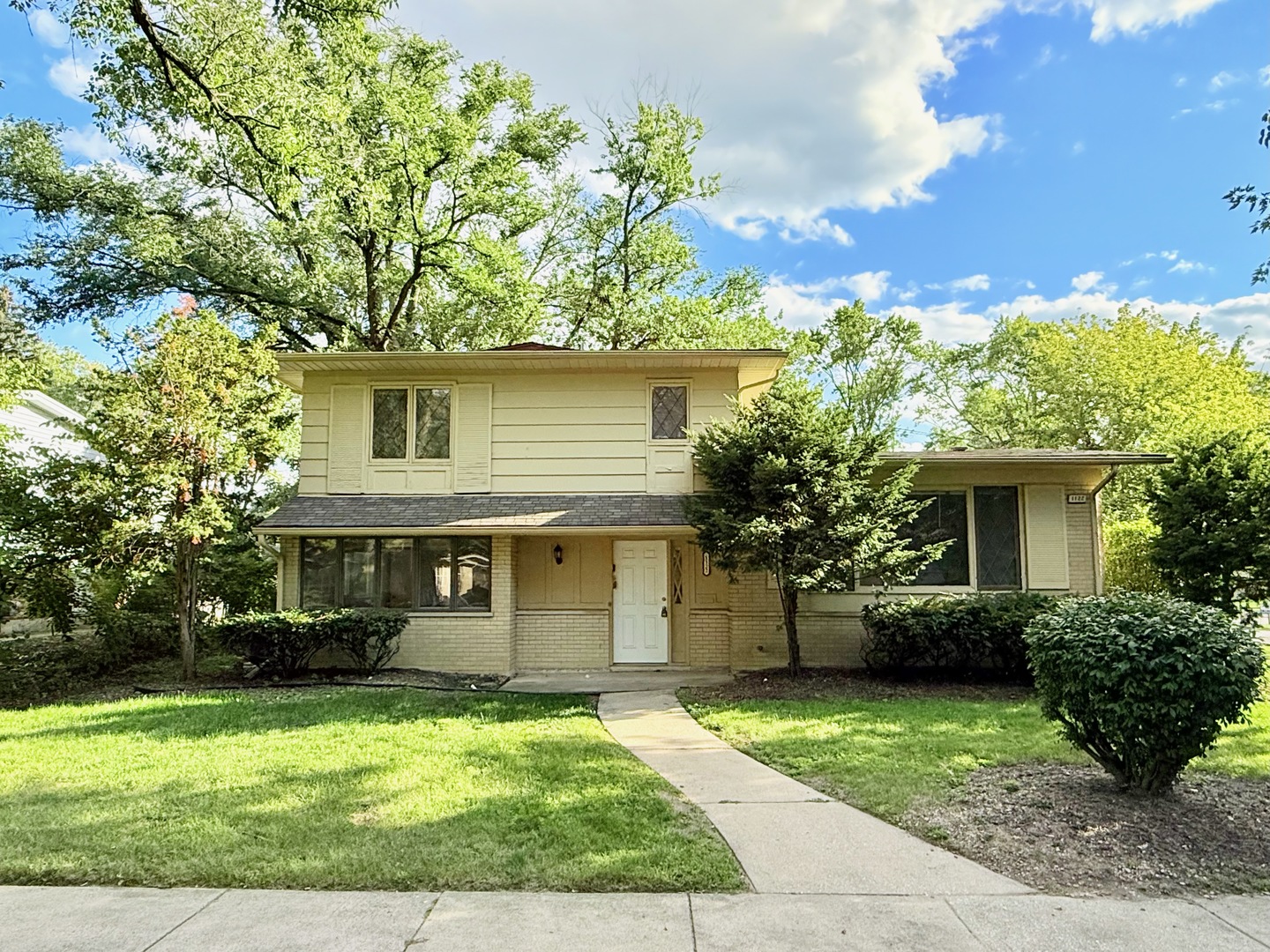 1122 W Iowa Street — photo