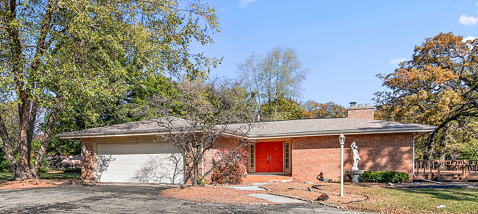 1305 Oaktree Lane — photo