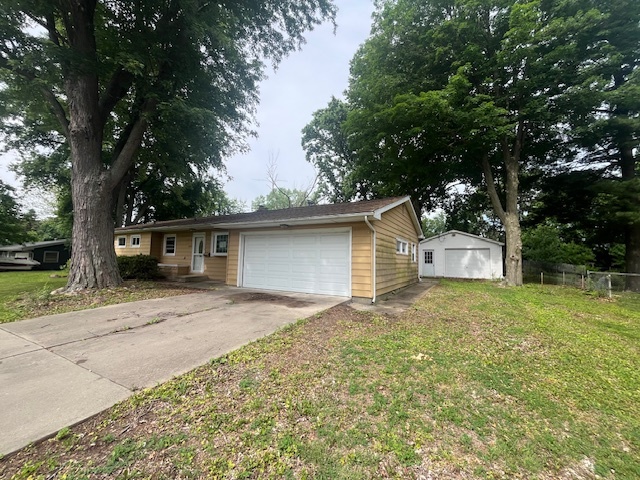 3947 N Burchard Drive, Decatur, IL 62526 — photo 2