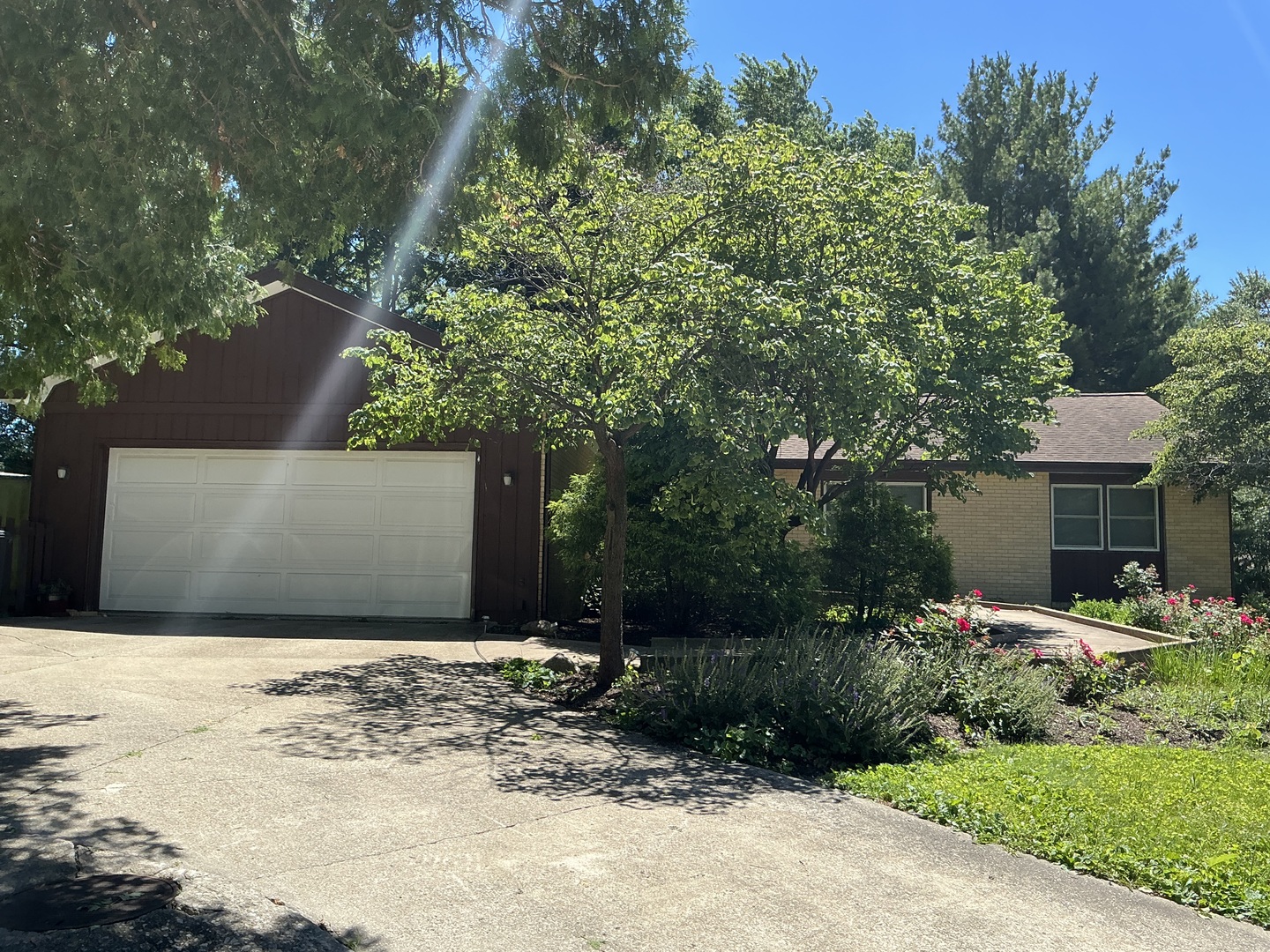 2209 Grange Circle — photo