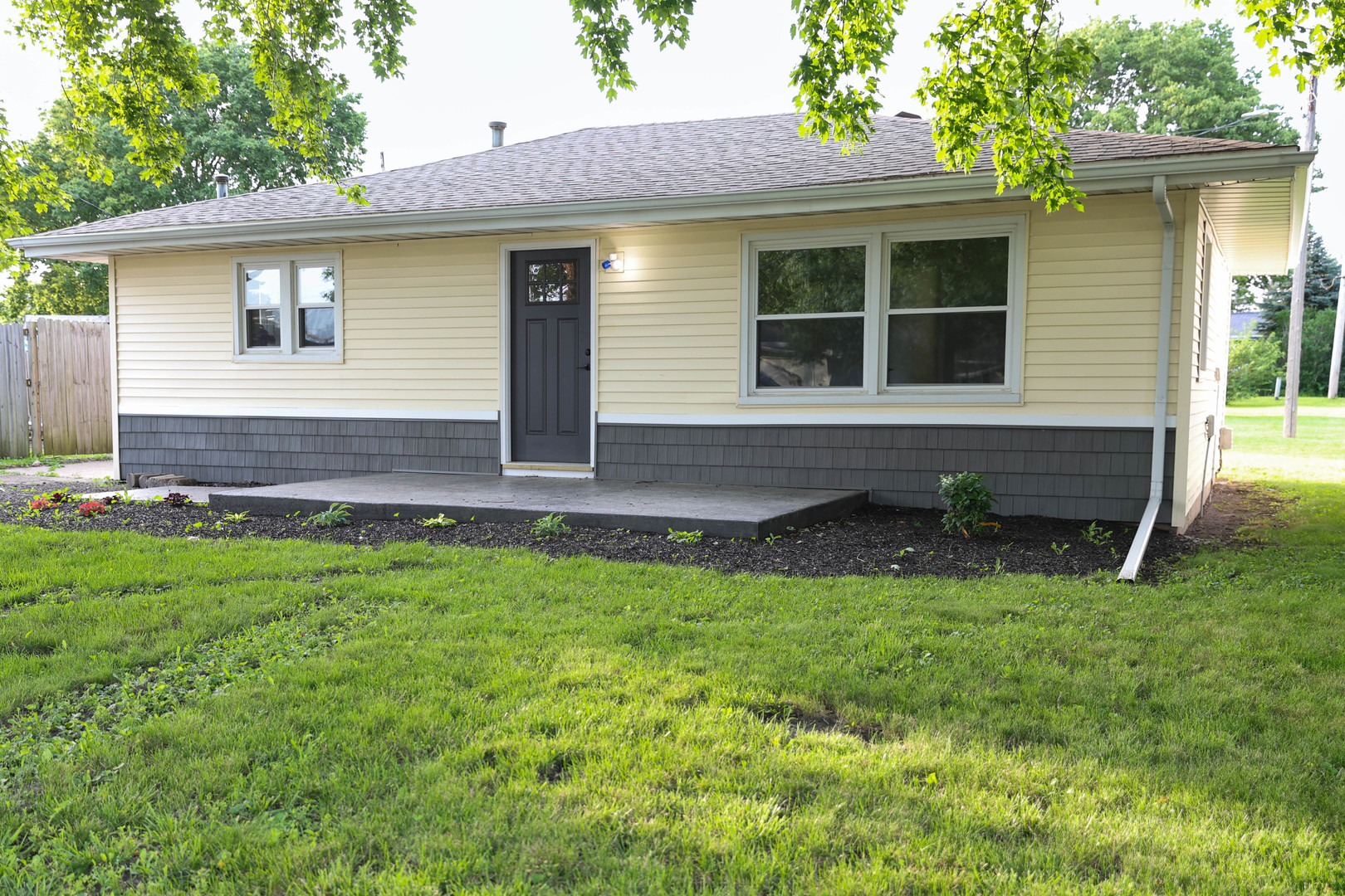510 W Austin Street — photo
