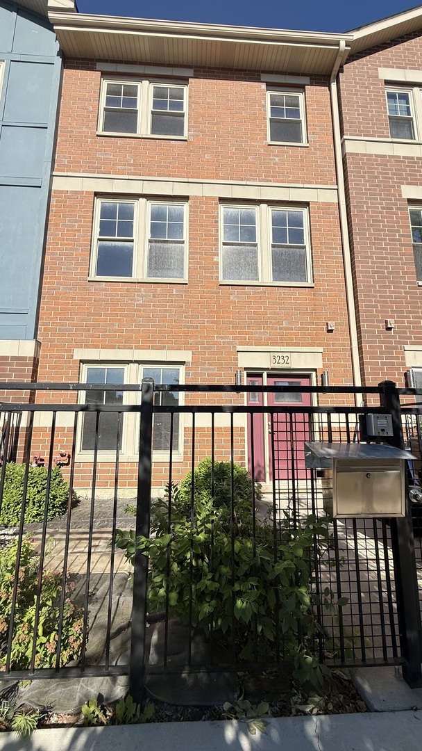 3232 S Shields Avenue — photo