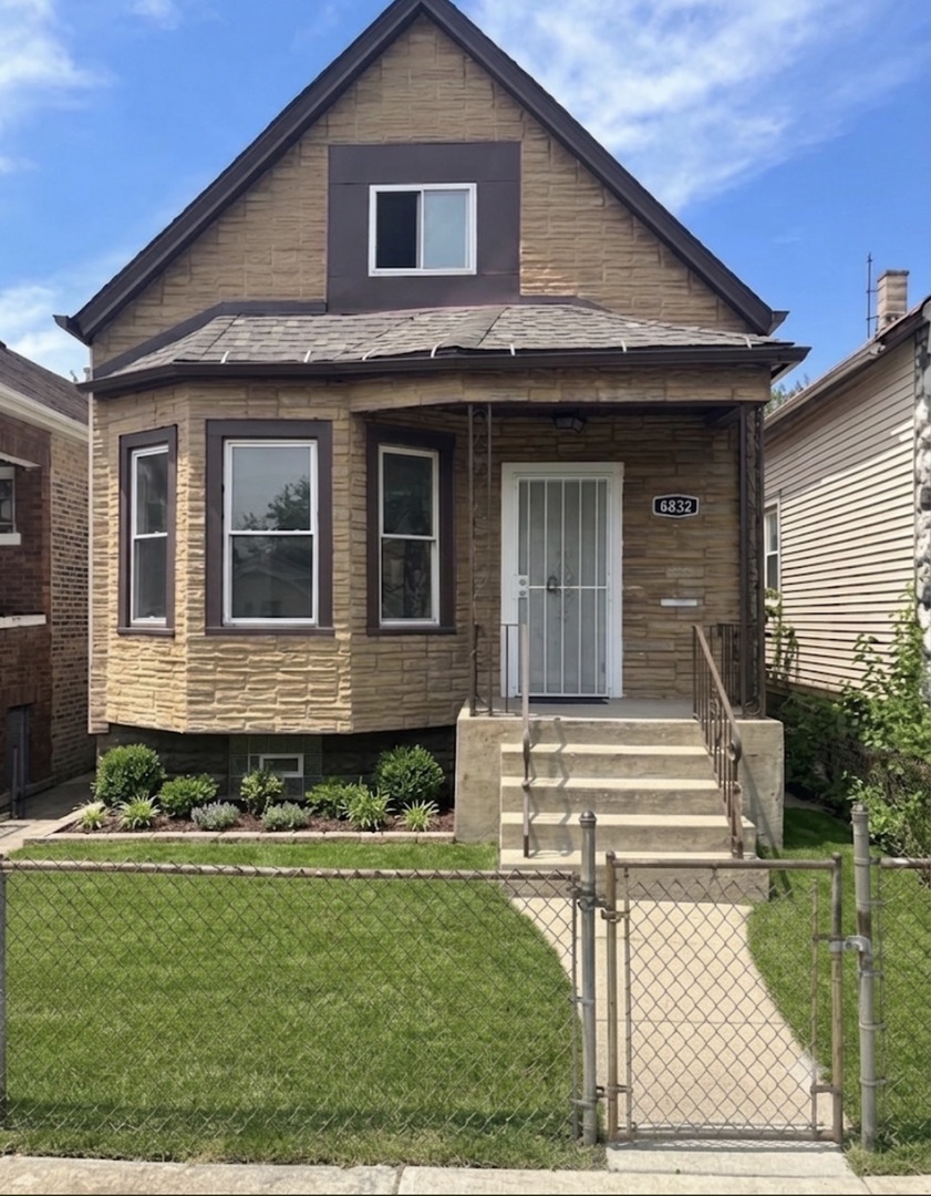 6832 S Aberdeen Street — photo