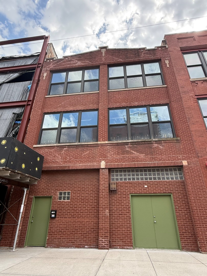 1109 W Fulton Market Street — photo