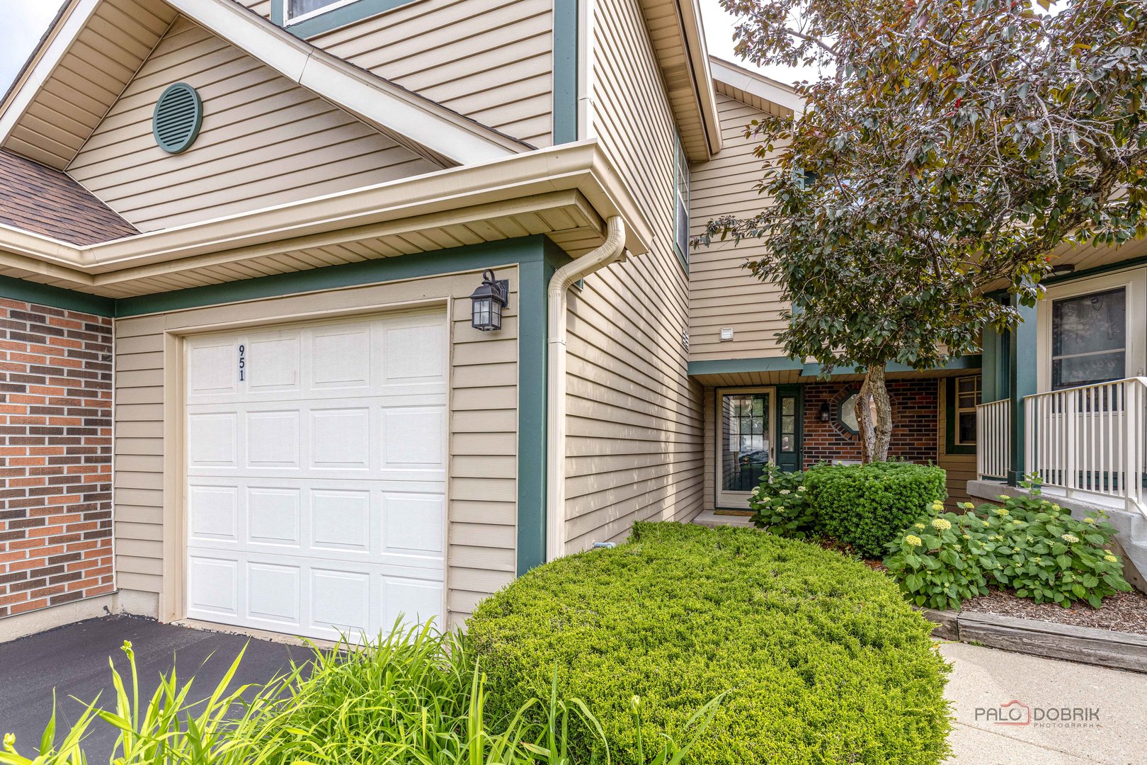 951 Ridgefield Lane, Wheeling, IL 60090 — photo 2