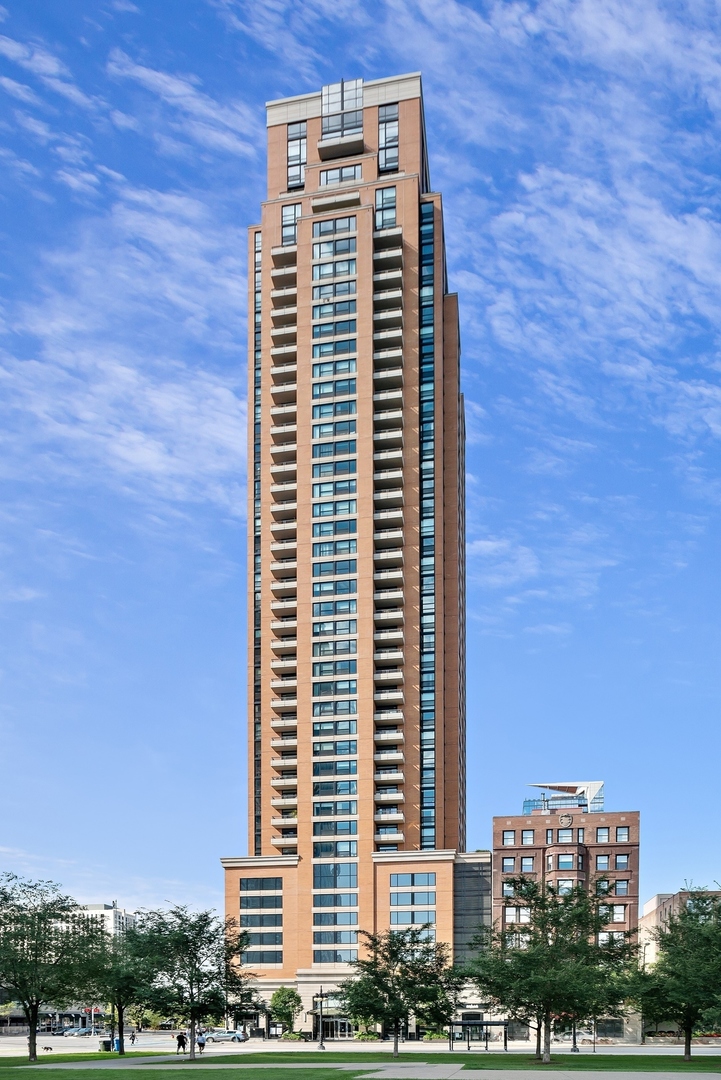 1160 S Michigan Avenue 4101 — photo