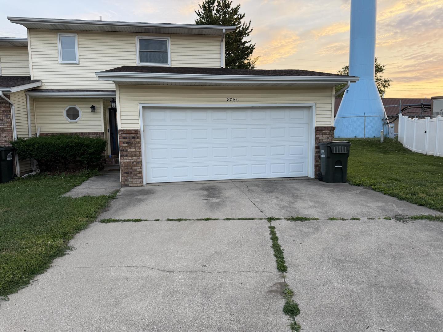 804 S Okaw C — photo