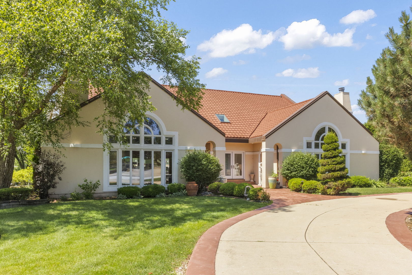 8170 Lake Ridge Drive, Burr Ridge, IL 60527 — photo 3