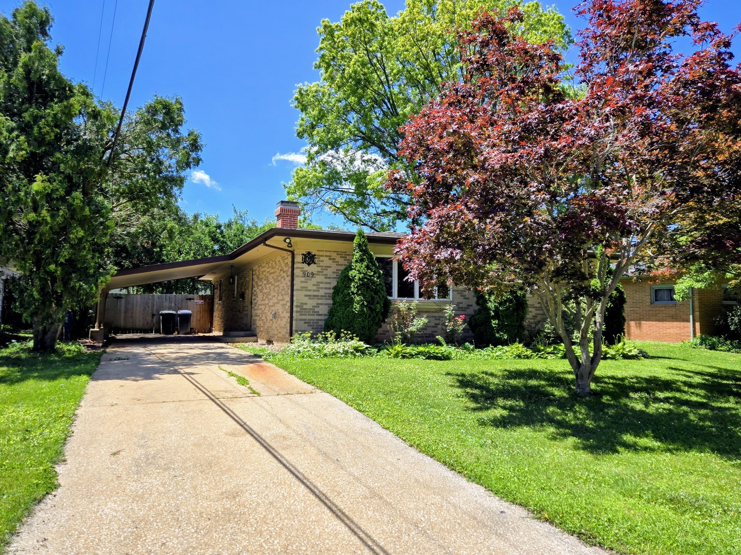 909 E Burkwood Drive — photo