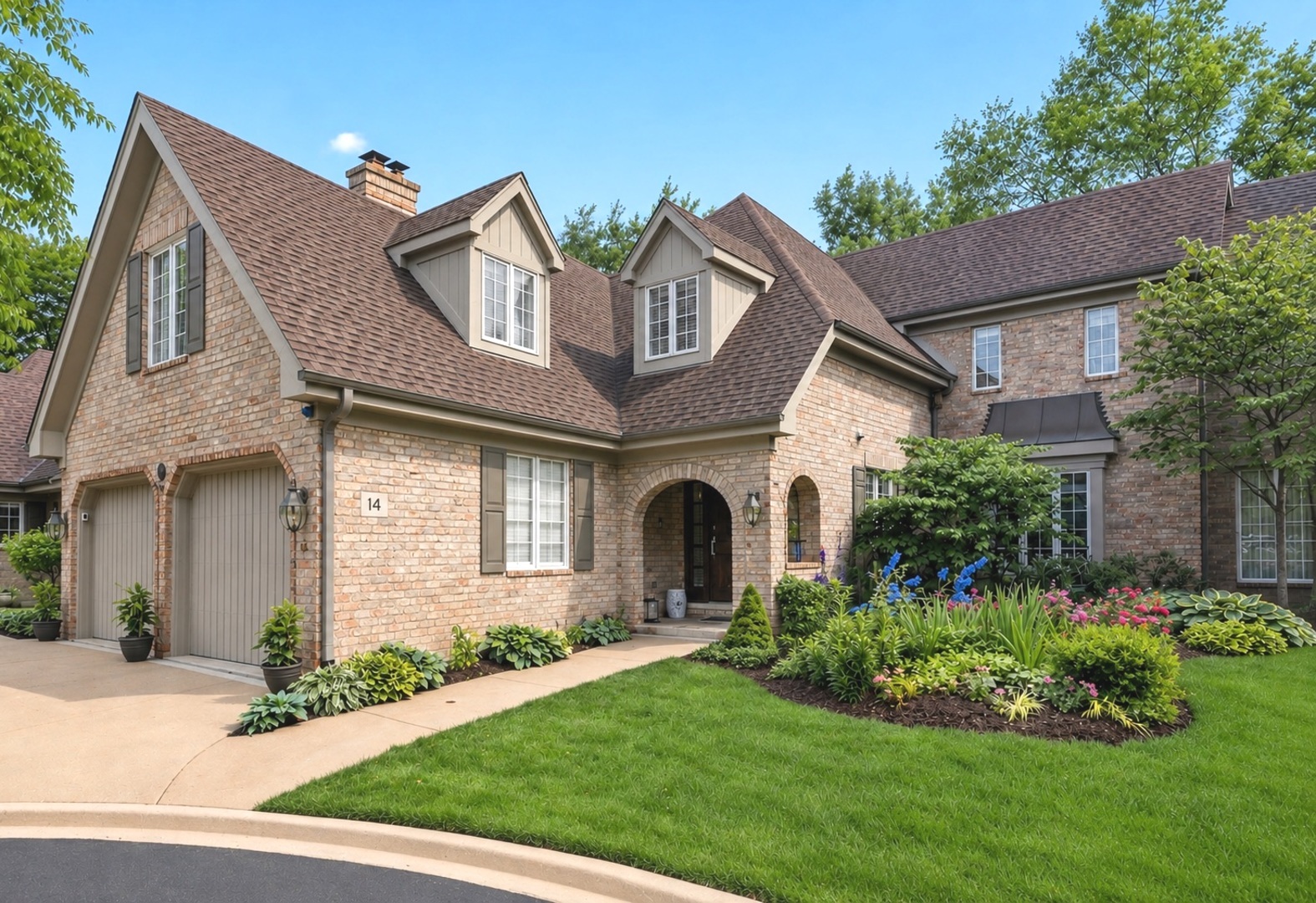 14 Tartan Ridge Road, Burr Ridge, IL 60527