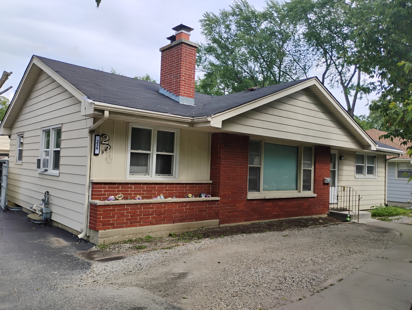 234 N Butterfield Road — photo
