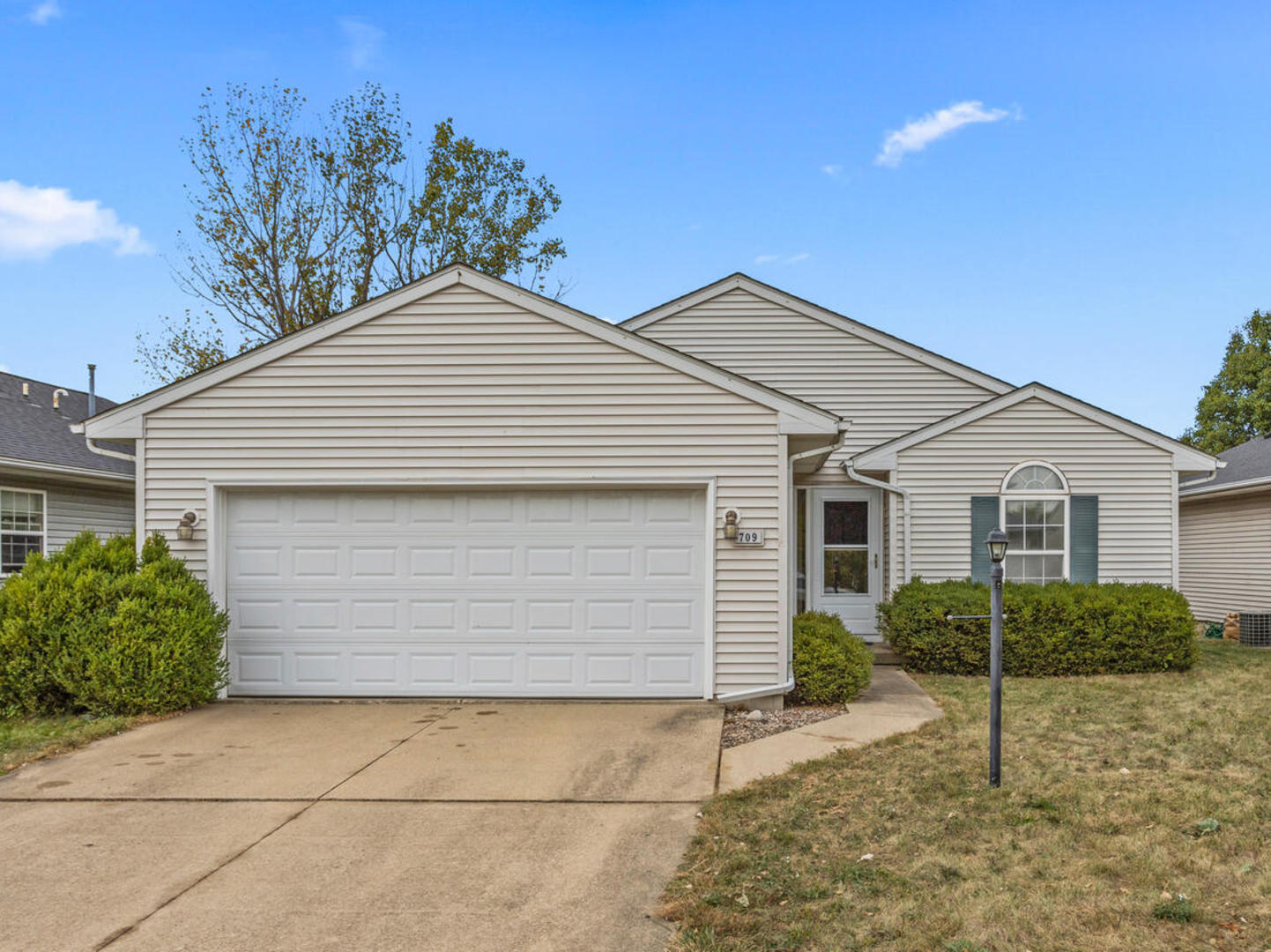 709 Erin Drive — photo