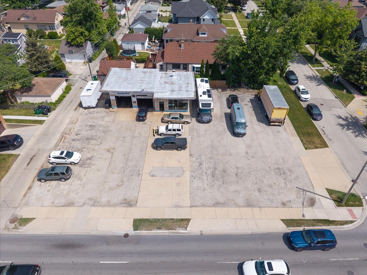 1030 W Touhy Avenue — photo