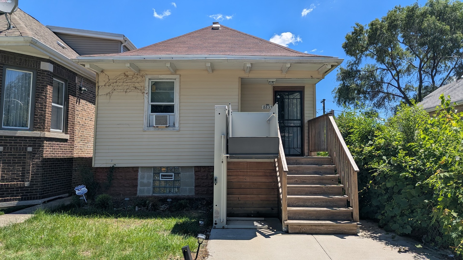 8837 S Carpenter Street — photo