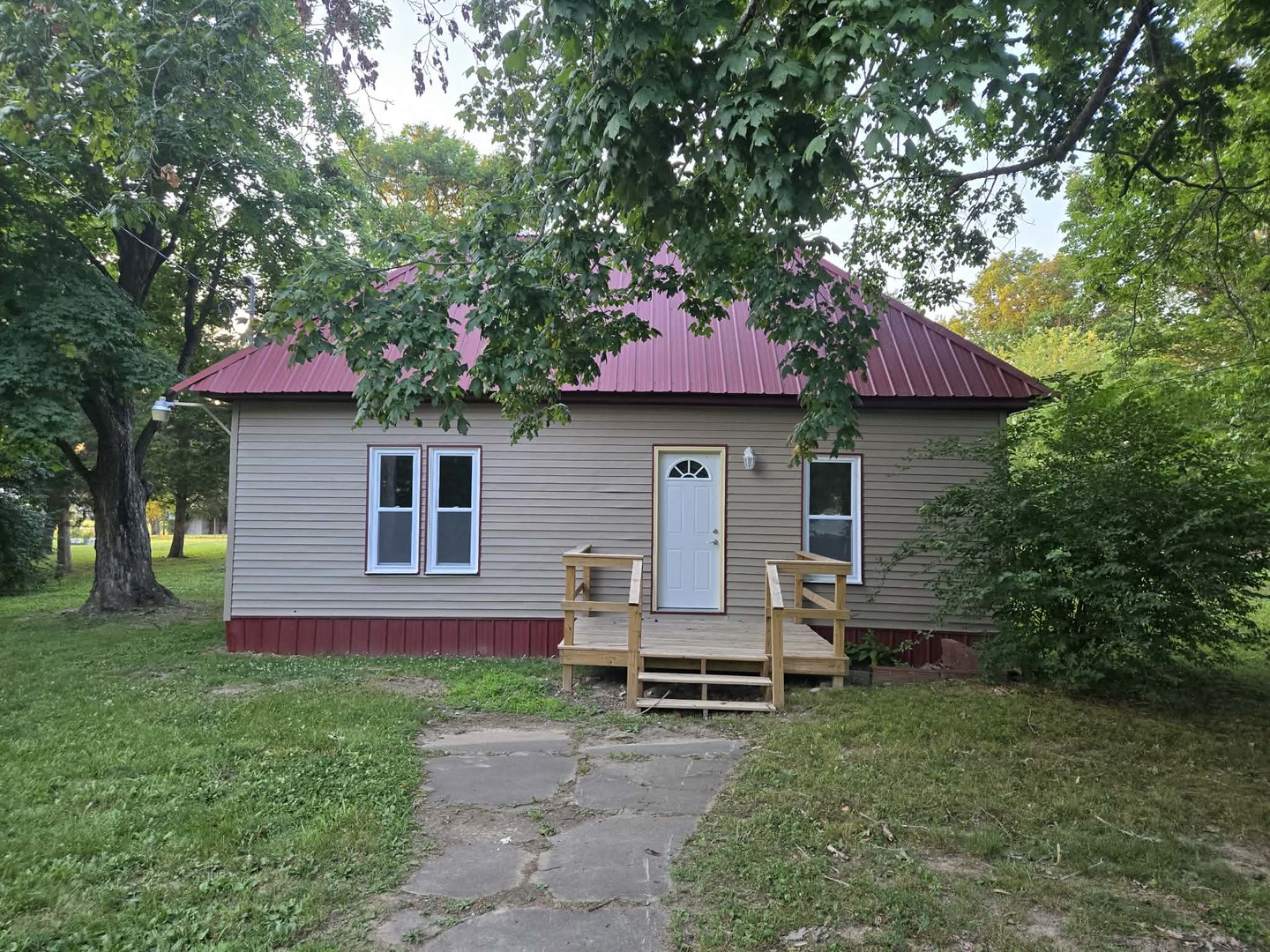 602 W Cherry Street — photo