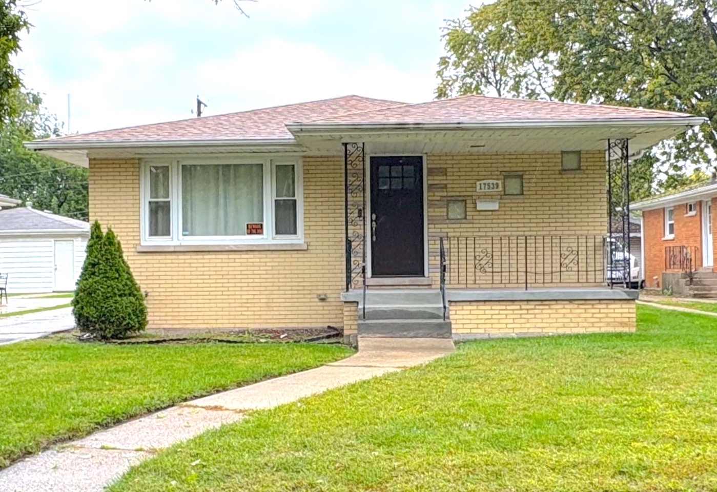 17539 William Street — photo