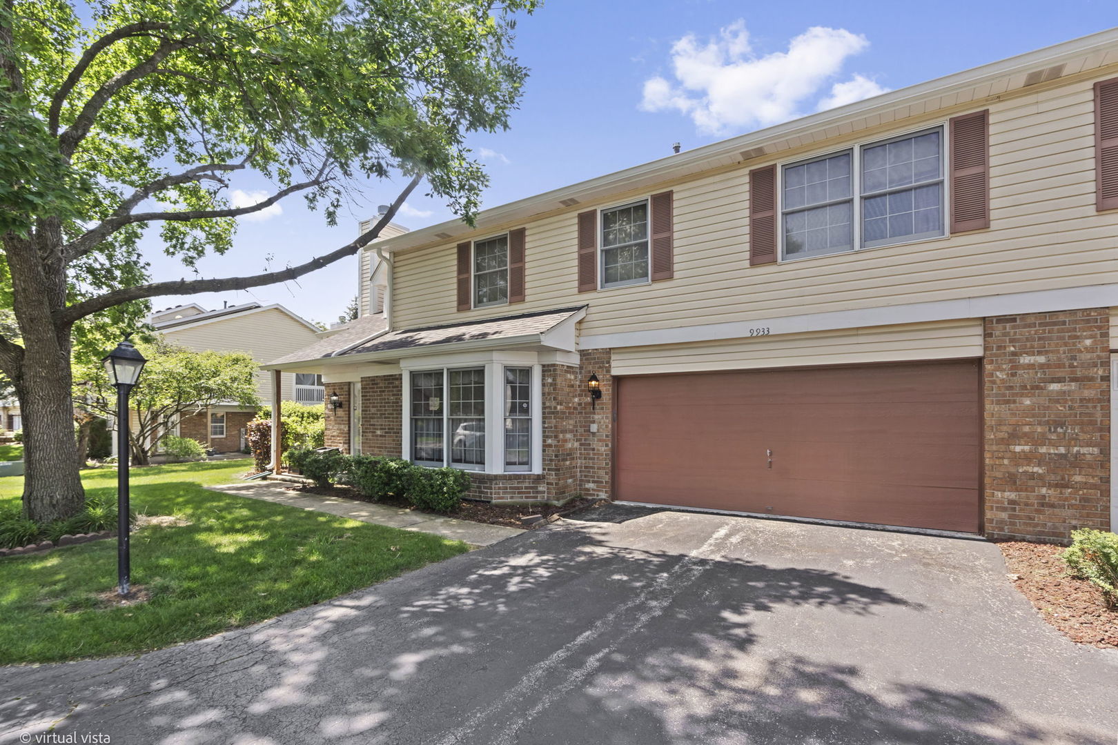 9933 Cambridge Court C — photo