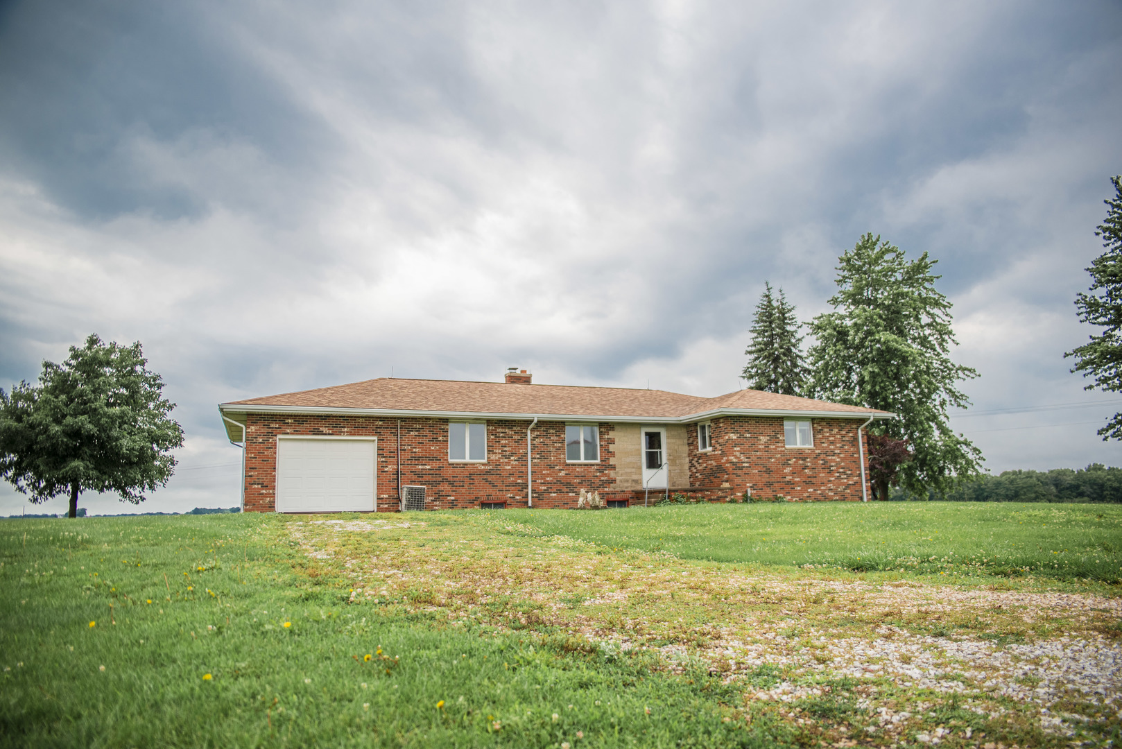 1778 LaPrairie Road — photo