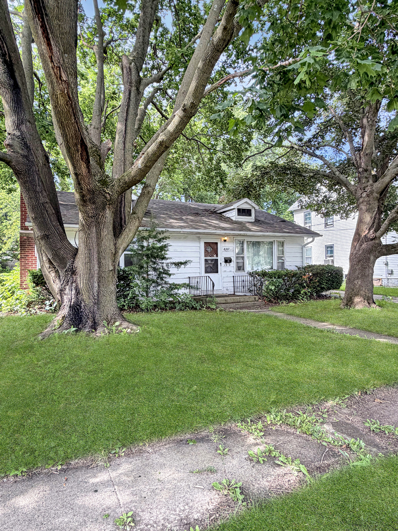 807 E Illinois Street — photo