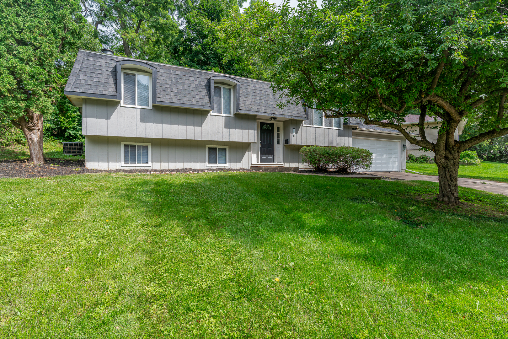 4430 Canterbury Lane — photo
