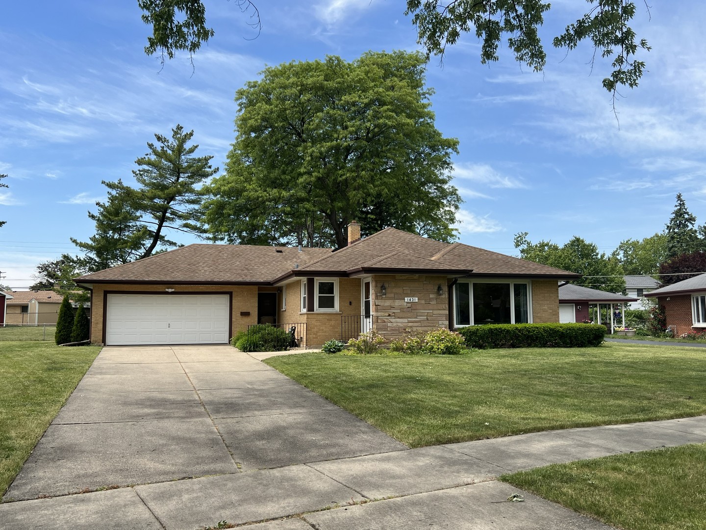 1431 E Emmerson Lane — photo
