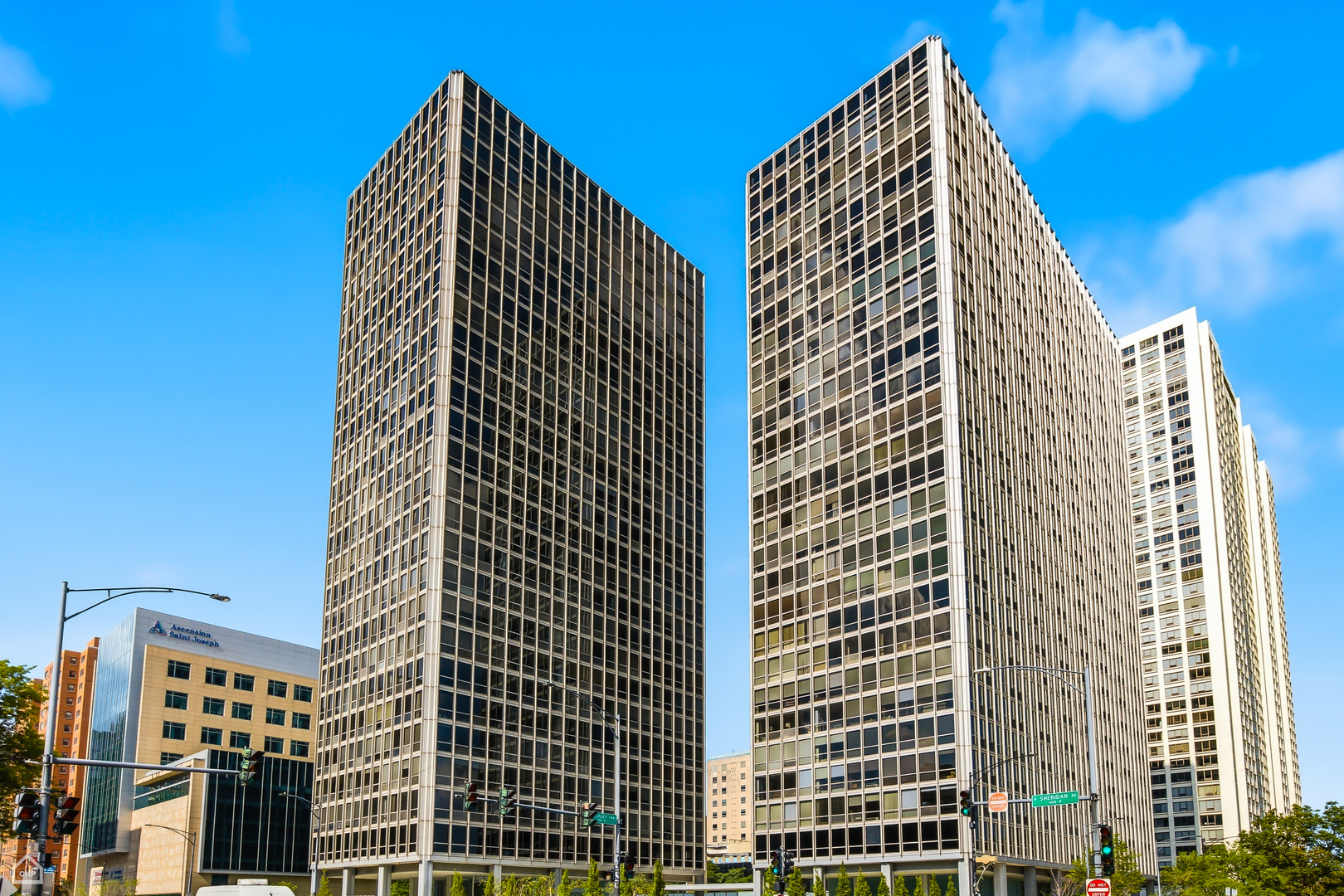 340 W Diversey Parkway 2817 — photo
