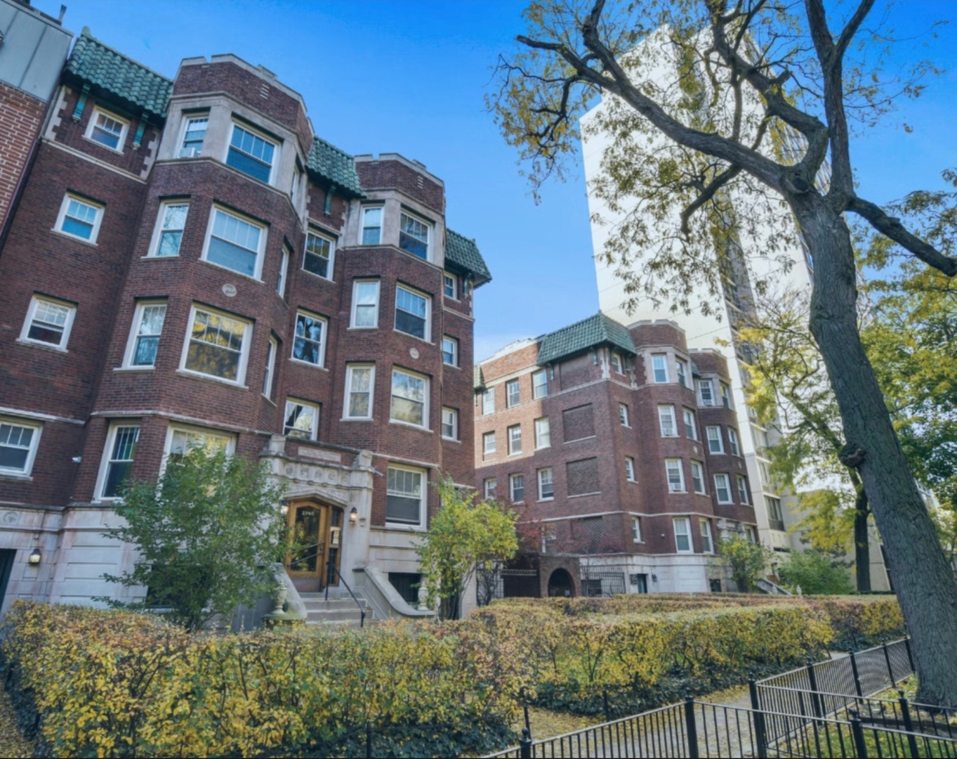 2748 N Hampden Court Unit 2Gg — photo