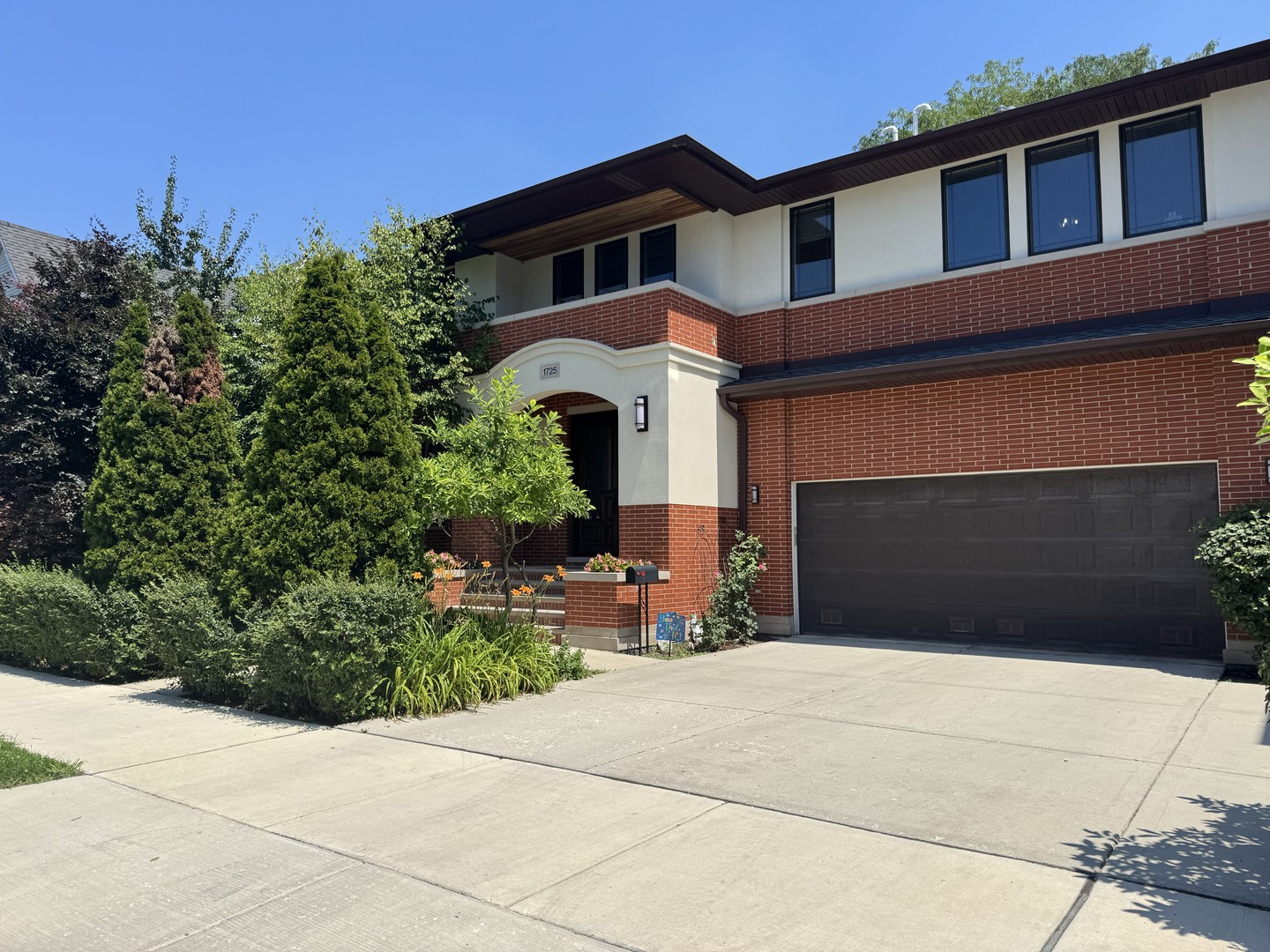 1725 N Troy Street — photo
