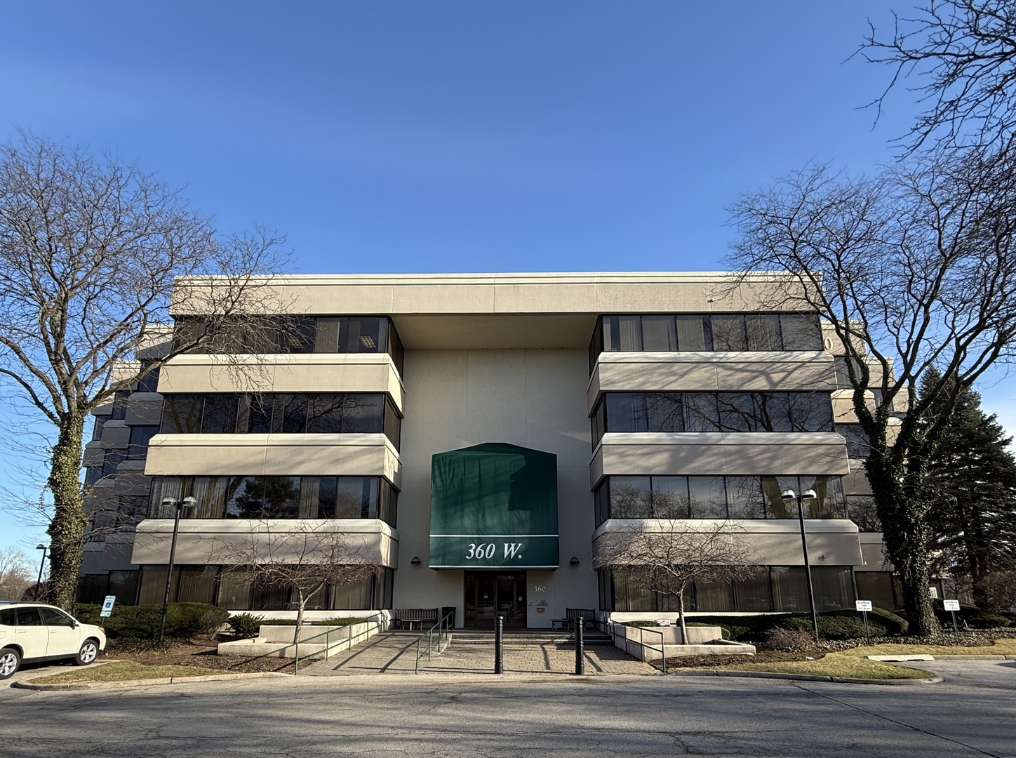 360 Butterfield Road 315 — photo