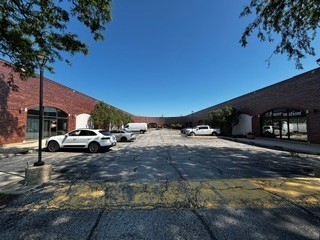 1910 E Devon Avenue — photo
