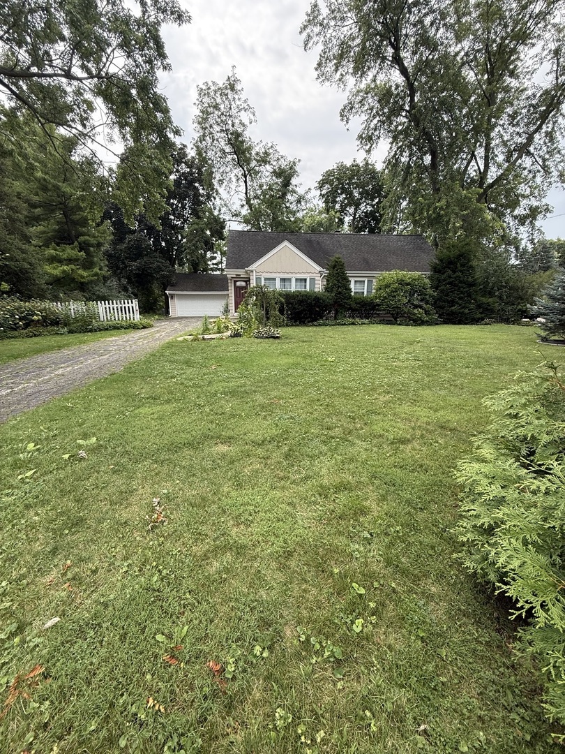 47 W Algonquin Road — photo