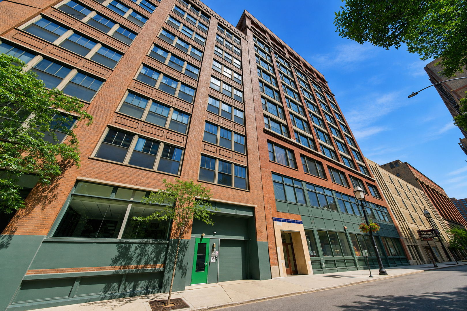 633 S Plymouth Court 702 — photo
