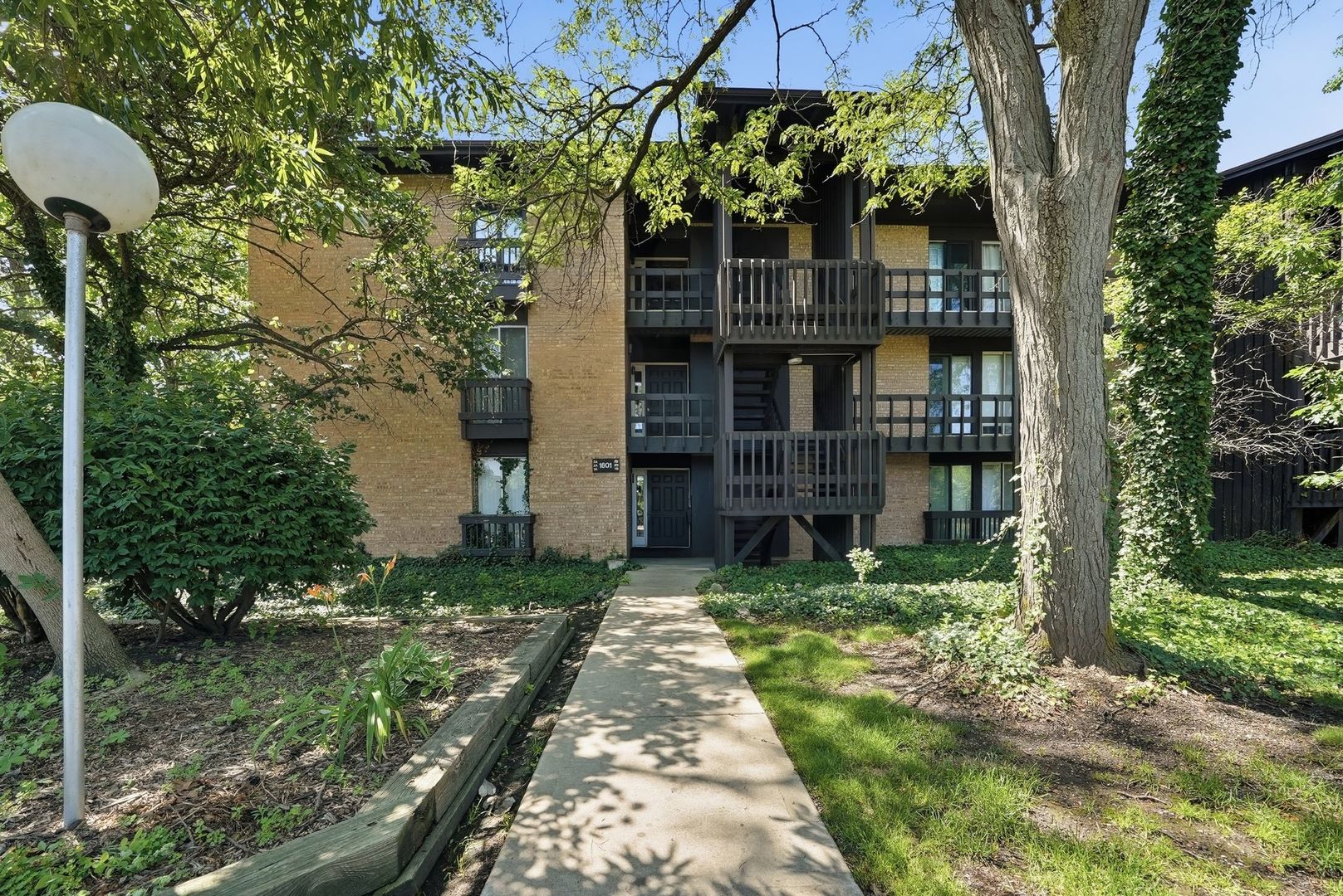 1601 Maple Terrace Unit 108-2B — photo