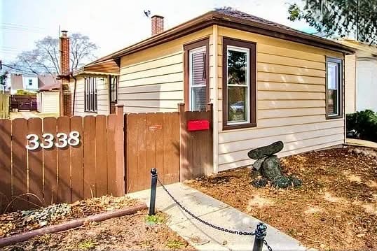 3338 N Oriole Avenue — photo
