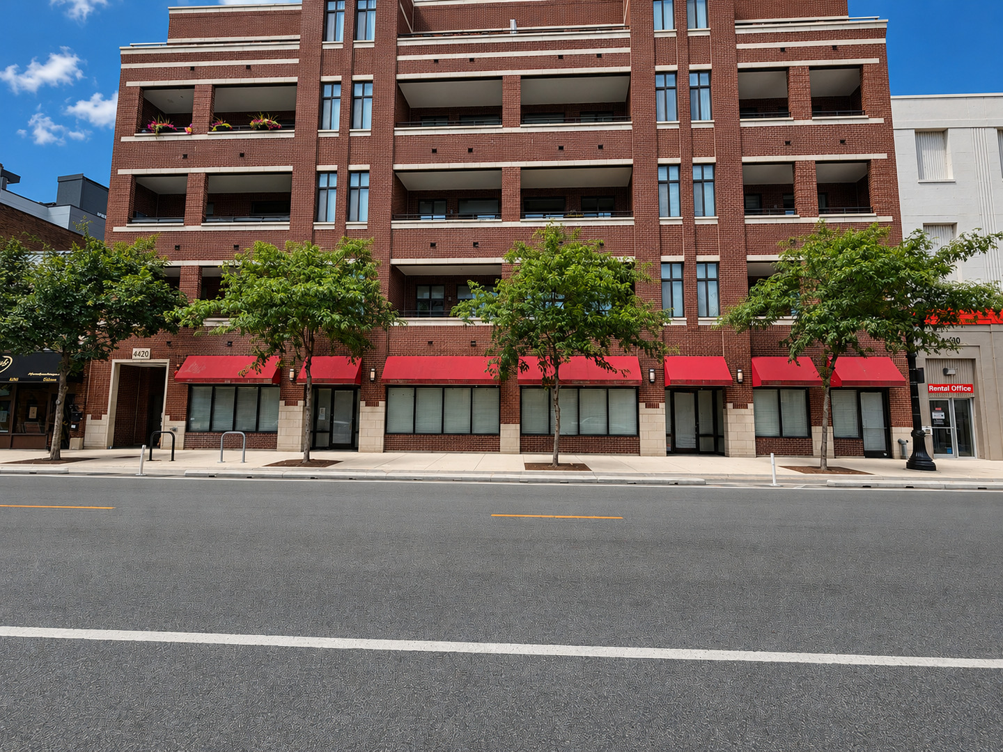 4420 N Clark Street Gf — photo