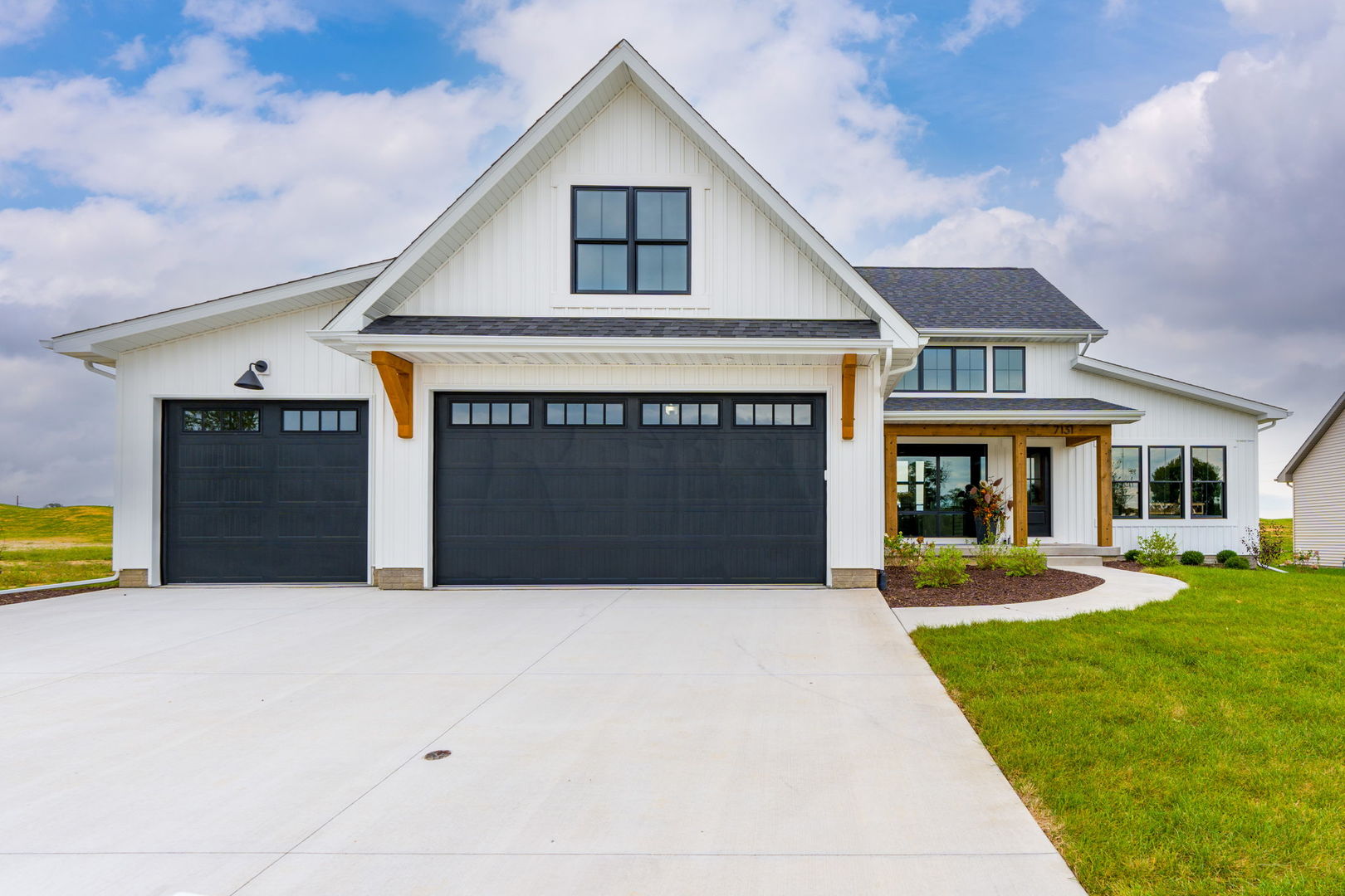 7131 Black Oak Drive — photo