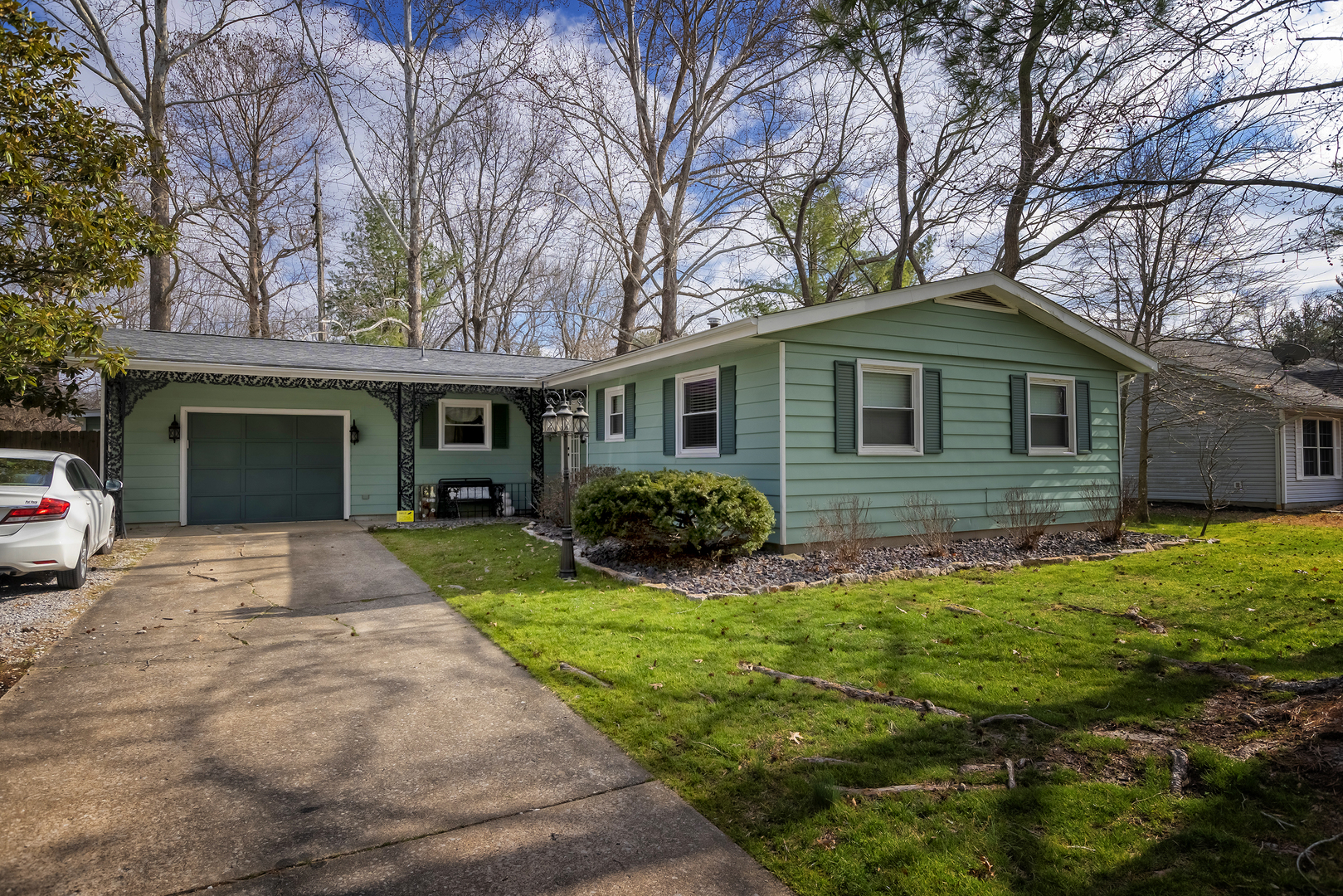 609 S Emerald Lane — photo