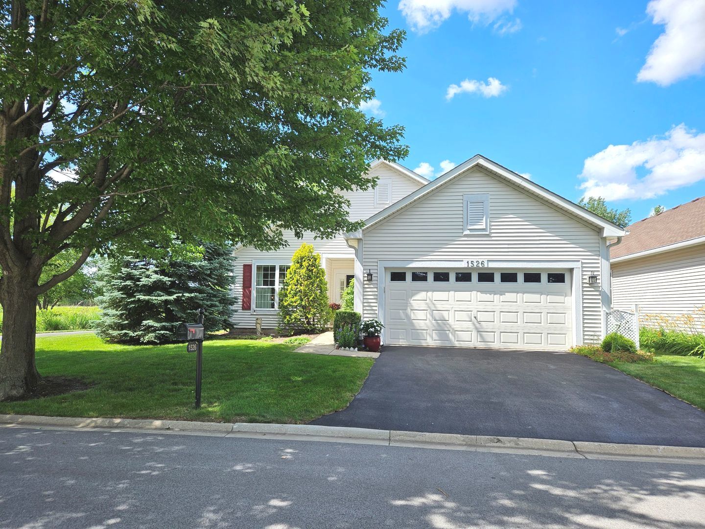 1526 Benzie Circle — photo