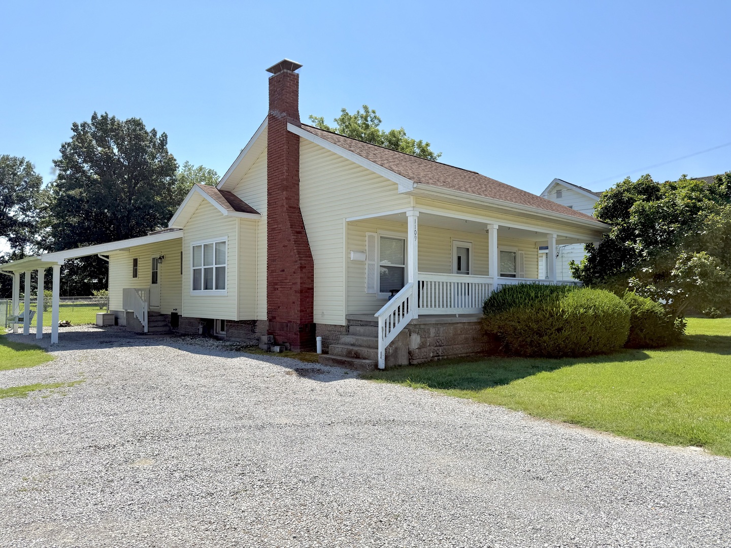 1109 S Court Street — photo
