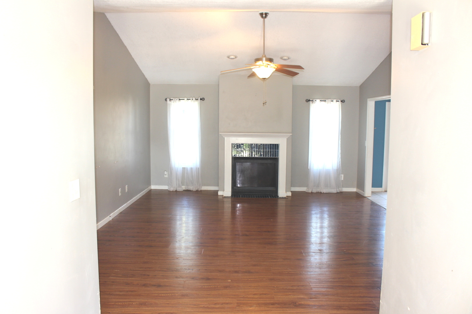 1402 W Masters Lane, Decatur, IL 62521 — photo 2