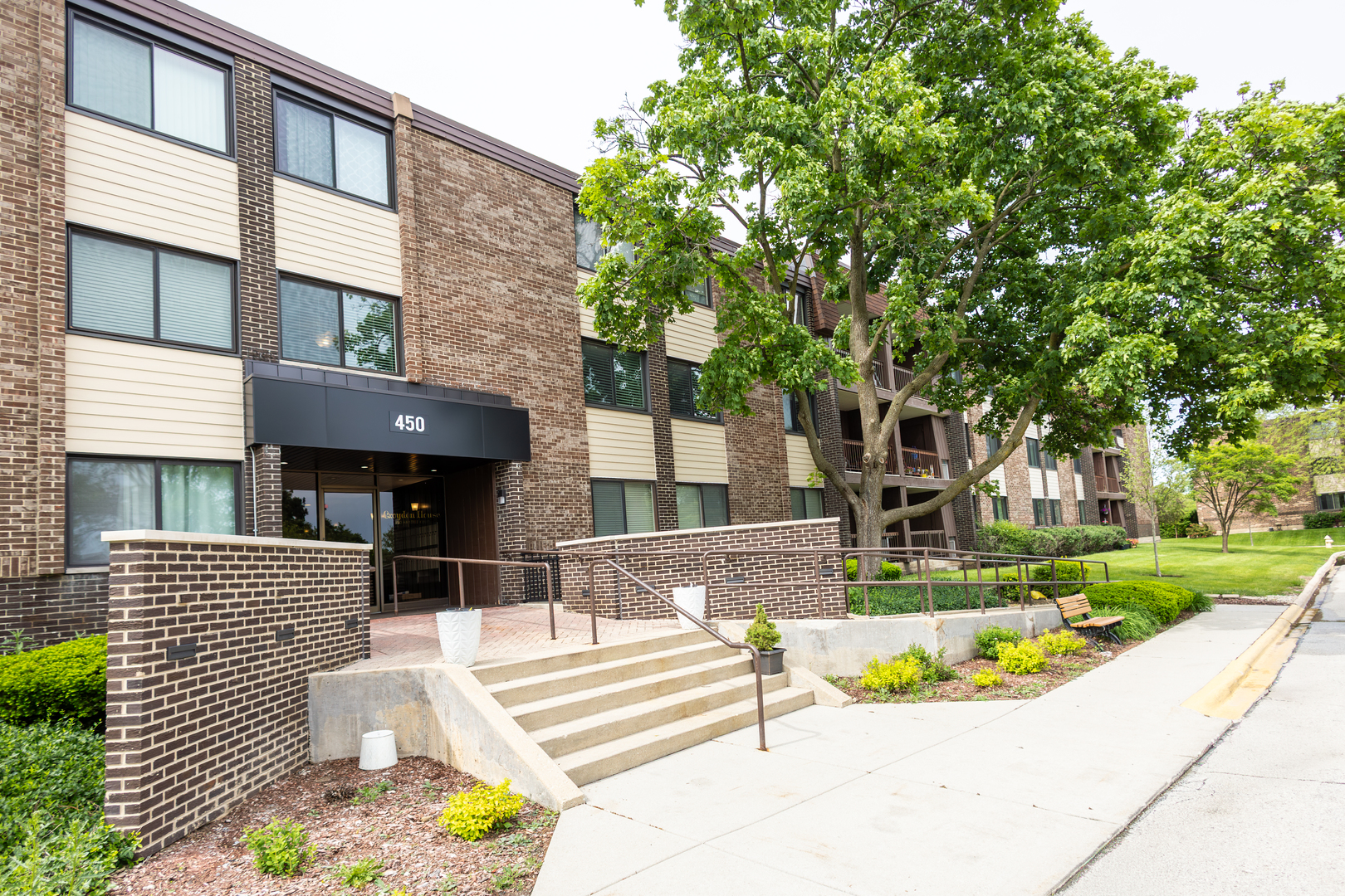 450 Raintree Court 2B — photo