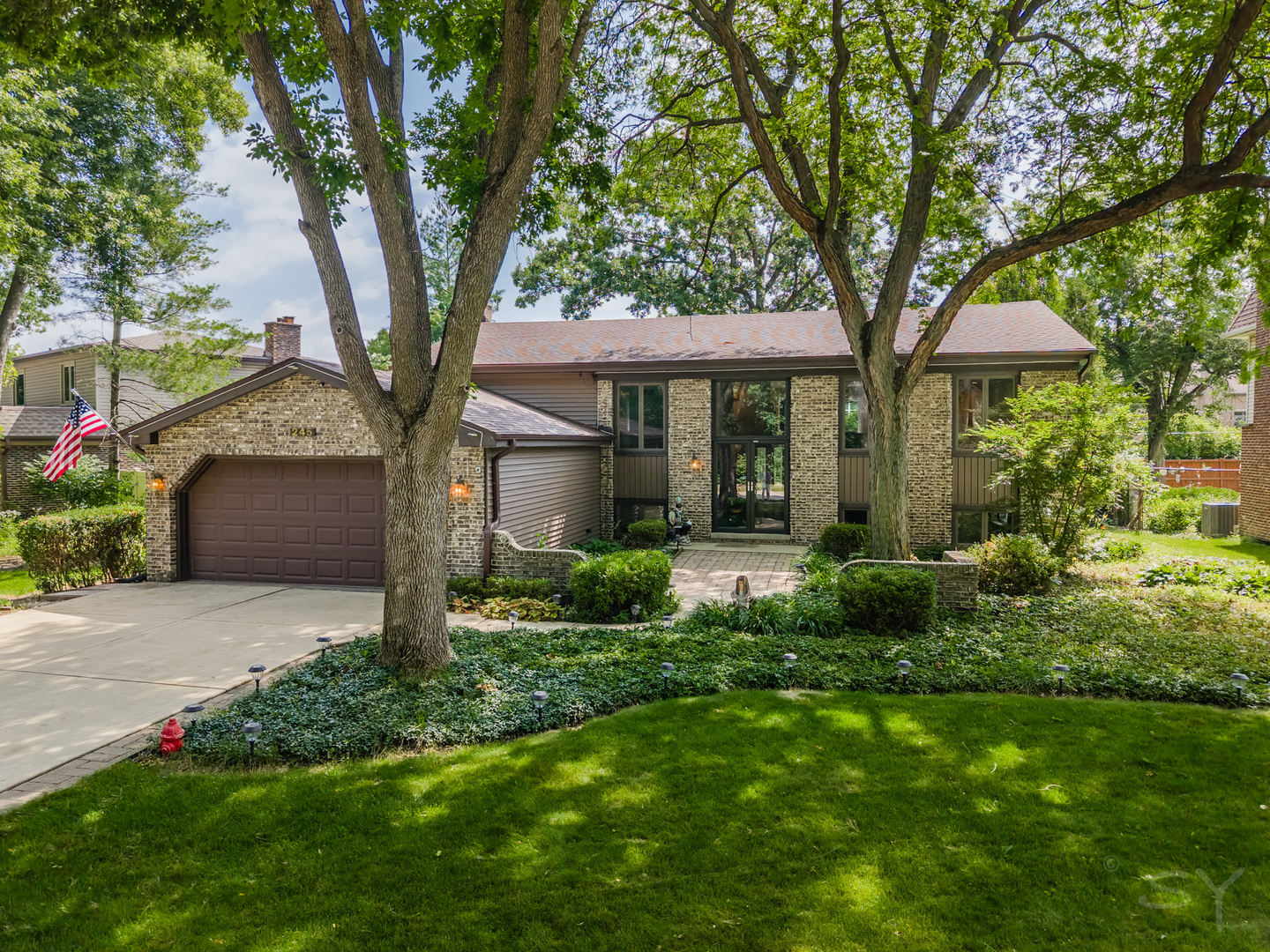 245 Montclare Lane — photo
