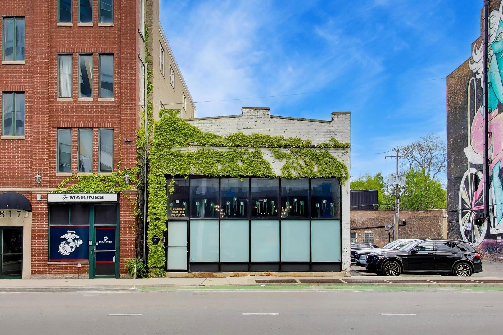 815 N Milwaukee Avenue — photo